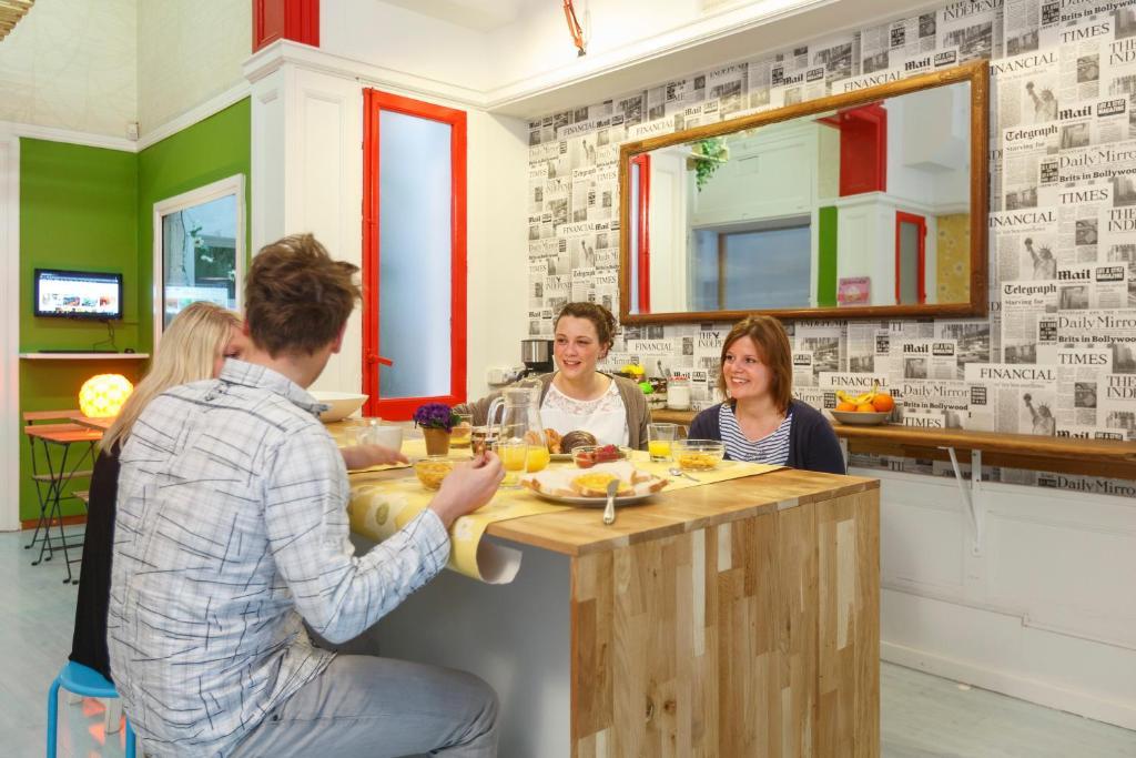 Hip Hostel Barcelona Ludzie zdjęcie